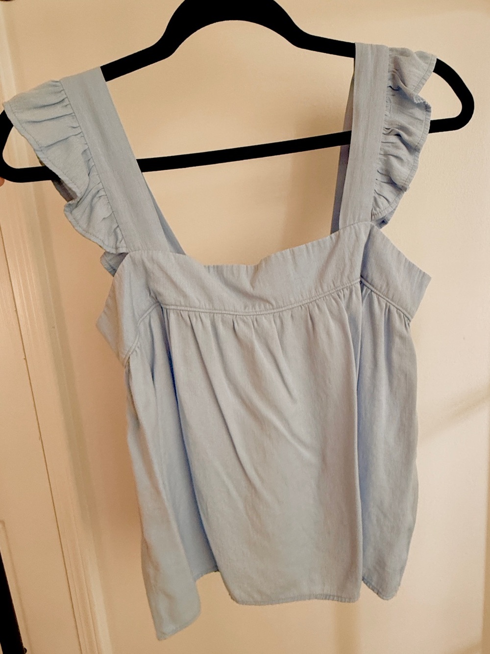 Gilli Light Blue Ruffle-Shoulder Square Neck Pleated Tank Top Women’s Size S